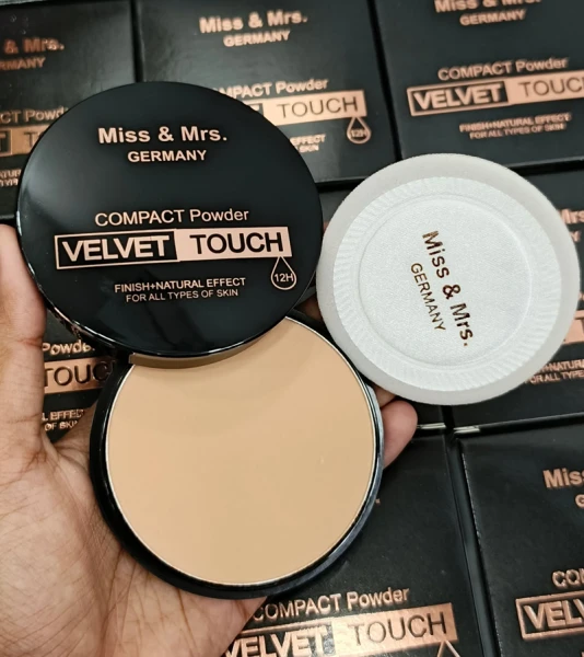 Miss & Mrs Compact powder-Velvet Touch 12g