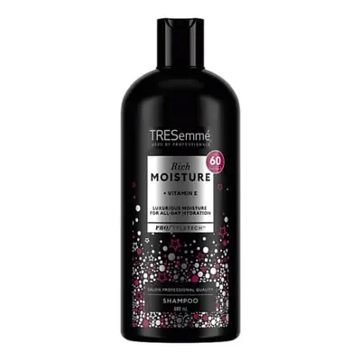 TRESemmé Rich Moisture + Vitamin E Shampoo 680ml